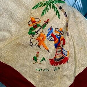 Vintage hand embroidered tablecloth with napkins